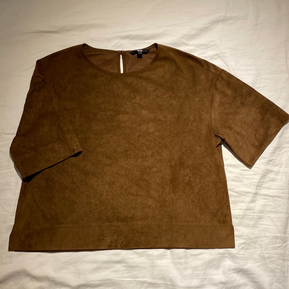 Uniqlo Short Sleeve Suede-Look Top in Brown 20” PTP